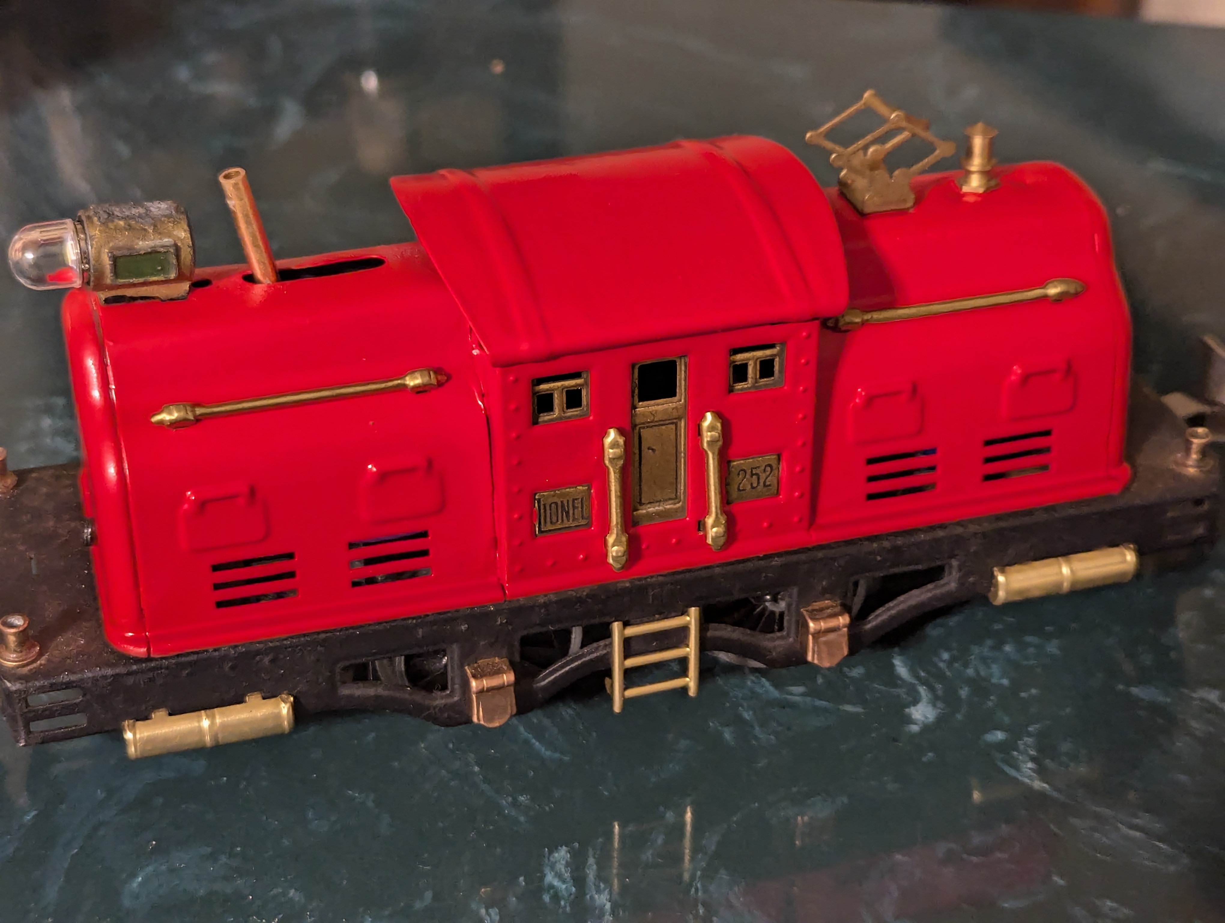 252 Electric Locomotive 0-4-0 prewar tinplate