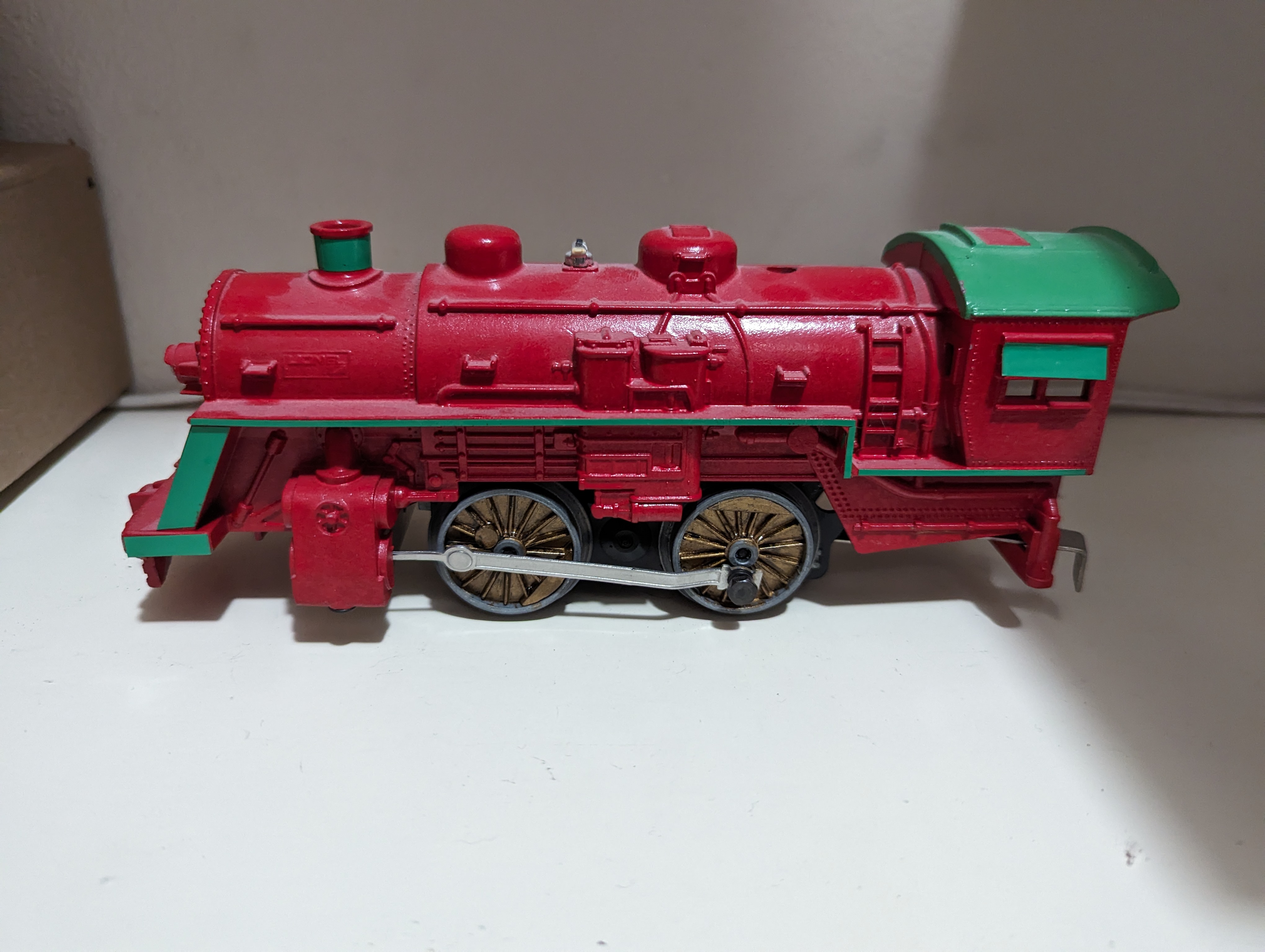 8902 Steam locomotive - Scout - painted for Christmas